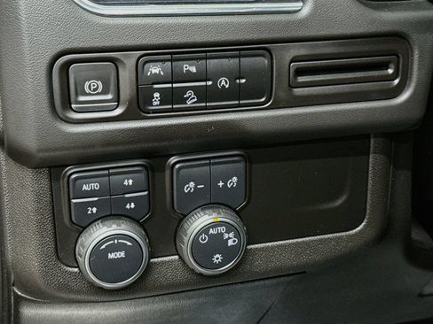 Used 2023 Chevrolet Tahoe Z71 AWD/4WD image 12