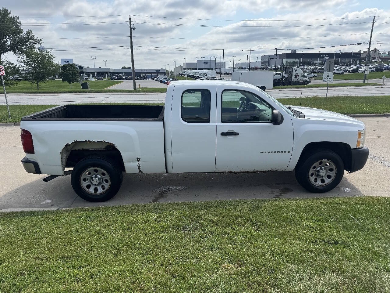 Used 2008 Chevrolet Silverado 1500 W/T w/ Towing Package RWD image 6