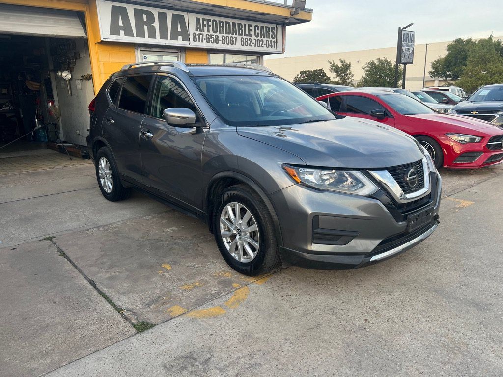 Used 2018 Nissan Rogue SV FWD image 1