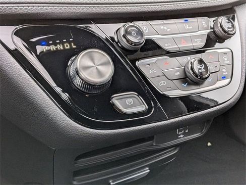 New 2026 Chrysler Pacifica Select image 20