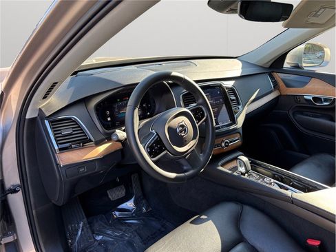 Used 2023 Volvo XC90 B5 Plus Bright image 6