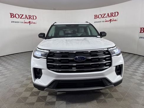 New 2025 Ford Explorer Active w/ Active Comfort Package image 3