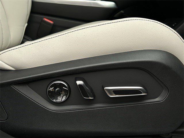 Used 2026 Acura RDX SH-AWD image 27