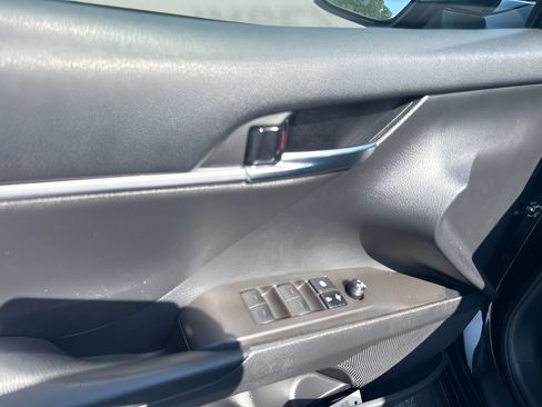Used 2021 Toyota Camry LE w/ Convenience Package FWD image 21