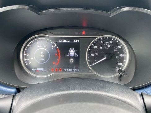 Used 2025 Nissan Versa SV image 12