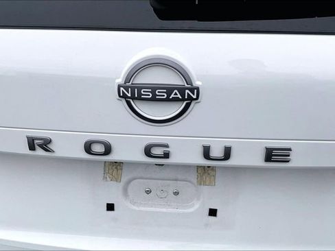 Used 2024 Nissan Rogue S image 22