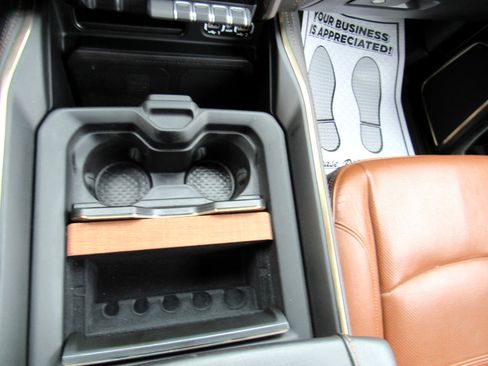 Used 2024 RAM 2500 Limited image 28