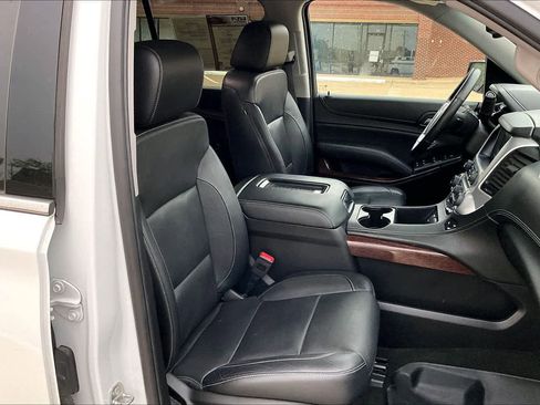 Used 2017 GMC Yukon SLT AWD/4WD image 11