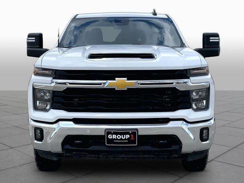 Used 2025 Chevrolet Silverado 2500 LT w/ Safety Package AWD/4WD image 4
