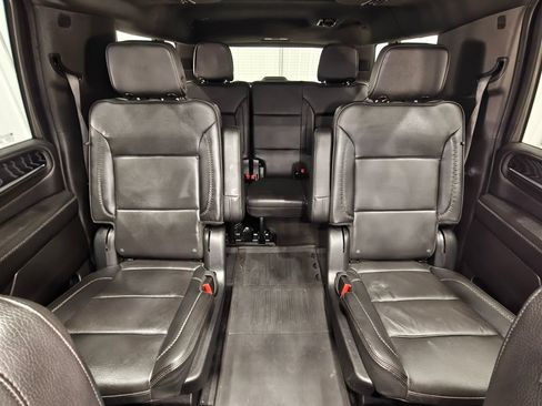 Used 2023 GMC Yukon XL Denali AWD/4WD image 27