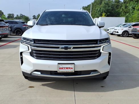 Used 2022 Chevrolet Suburban LT RWD image 3