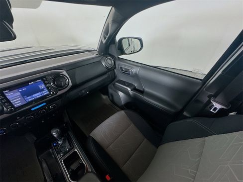 Used 2023 Toyota Tacoma TRD Sport image 11