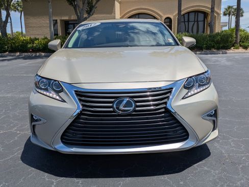 Used 2017 Lexus ES 350 w/ Luxury Package FWD image 8