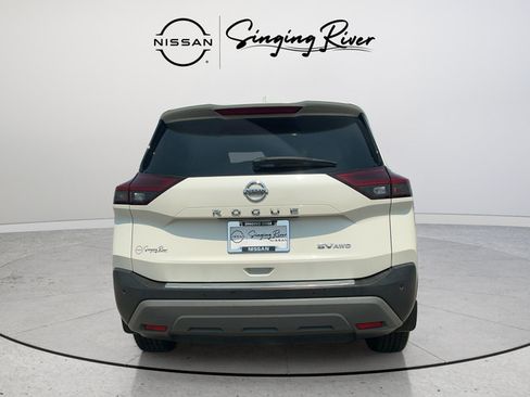 Used 2021 Nissan Rogue SV w/ Premium Package AWD/4WD image 6