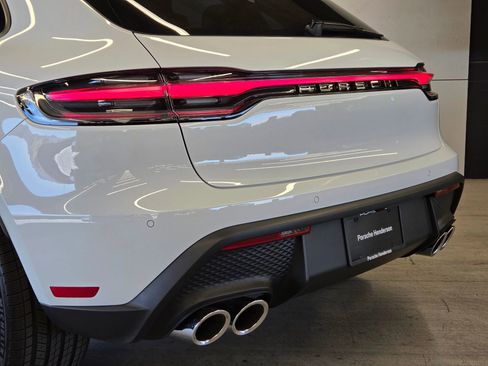 New 2026 Porsche Macan AWD/4WD image 8