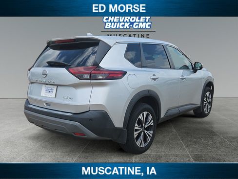 Used 2022 Nissan Rogue SV AWD/4WD image 5