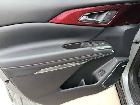 Certified 2024 Chevrolet Traverse RS FWD image 12