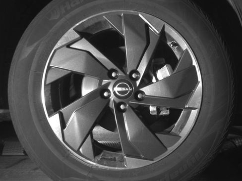 Used 2025 Nissan Rogue SV AWD/4WD image 13