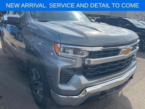 Used 2025 Chevrolet Silverado 1500 LT AWD/4WD image 6