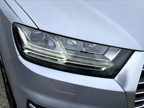 Used 2017 Audi Q7 3.0T Premium Plus w/ Premium Plus Package image 28