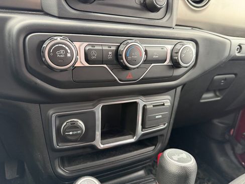 Used 2021 Jeep Wrangler Sport AWD/4WD image 19