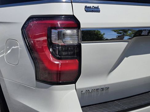 Used 2021 Ford Expedition Limited AWD/4WD image 9