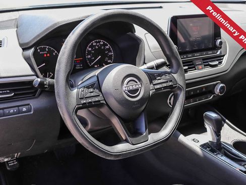 Used 2025 Nissan Altima 2.5 S FWD image 14