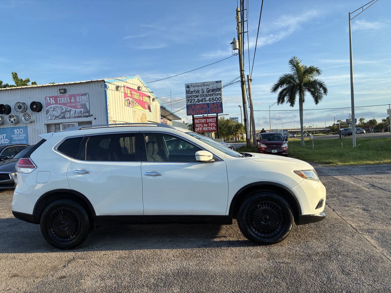 Used 2016 Nissan Rogue S w/ Appearance Package FWD image 4