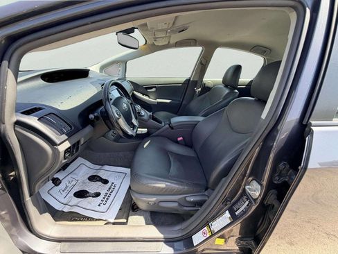 Used 2011 Toyota Prius Four w/ Navigation Pkg image 18