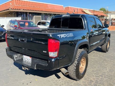 Used 2019 Toyota Tacoma TRD Off-Road image 5