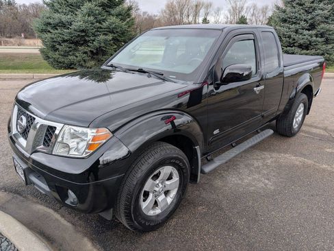Used 2012 Nissan Frontier SV image 5