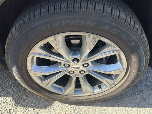Used 2022 Ford Explorer XLT w/ Equipment Group 202A RWD image 7