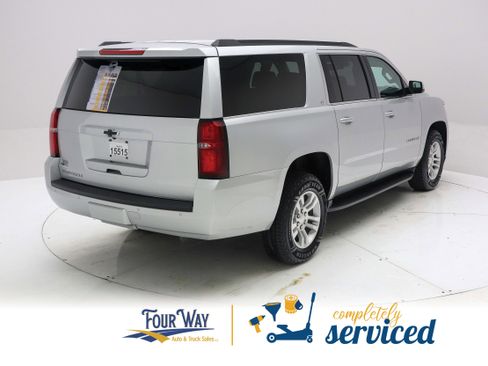 Used 2020 Chevrolet Suburban LT AWD/4WD image 4