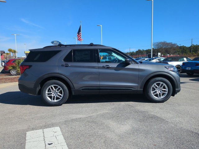 New 2026 Ford Explorer Active w/ Active Comfort Package RWD image 3
