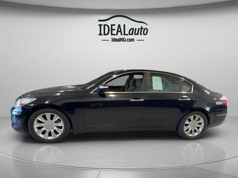 Used 2009 Hyundai Genesis 3.8 w/ Technology Pkg 4 RWD image 3