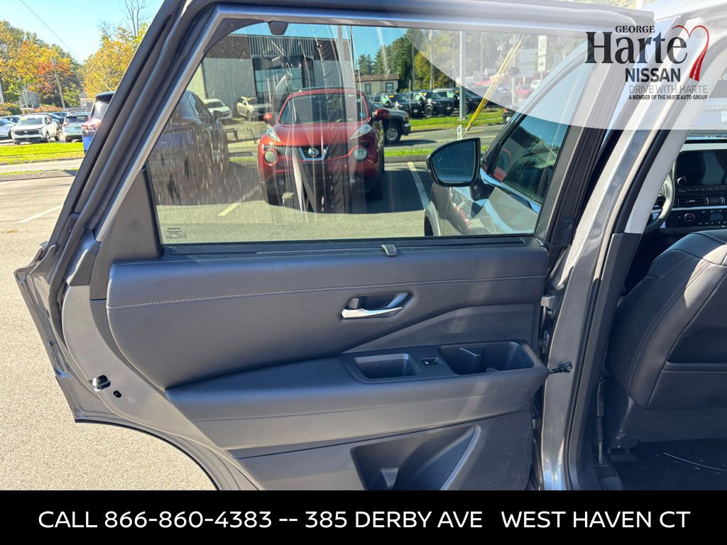 Certified 2024 Nissan Pathfinder SL w/ Cargo Package AWD/4WD image 19