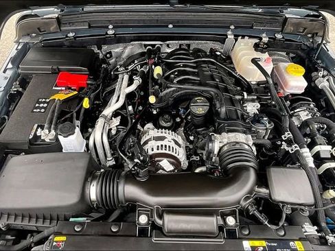 Used 2024 Jeep Wrangler Willys image 9