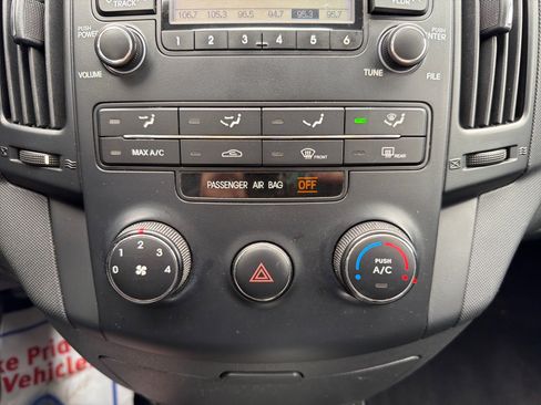 Used 2011 Hyundai Elantra SE image 16