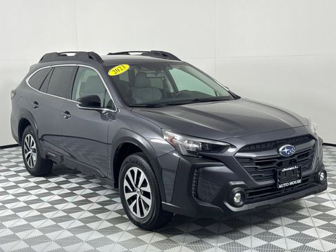 Used 2023 Subaru Outback Premium image 3