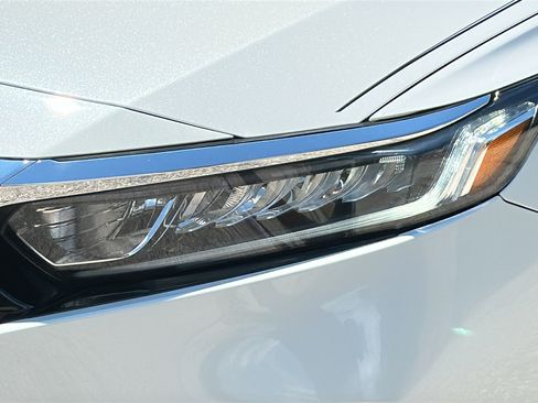 Used 2018 Honda Accord LX image 4