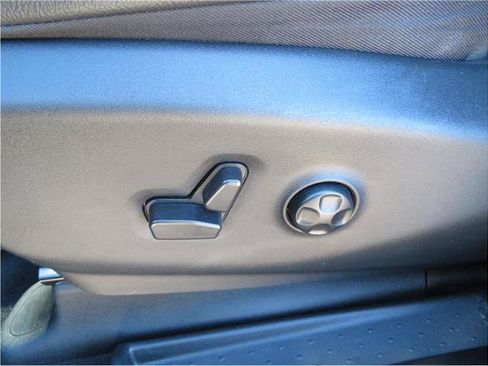 Used 2022 Chrysler Pacifica Touring-L w/ S Appearance Package FWD image 24