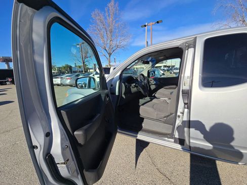 Used 2006 Nissan Frontier XE w/ (G01) XE Preferred Pkg image 10