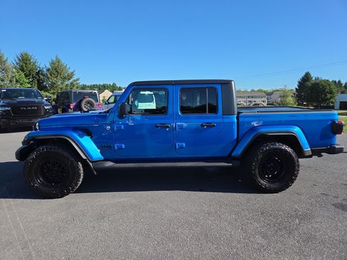 Used 2021 Jeep Gladiator Sport AWD/4WD image 11