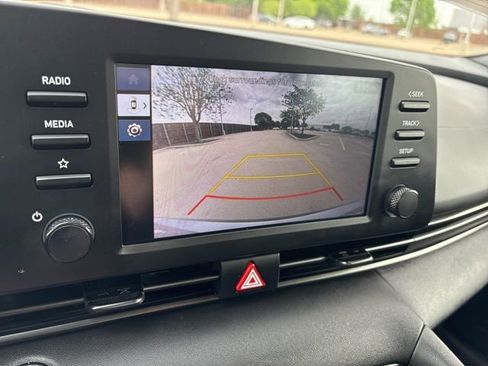 Used 2025 Hyundai Elantra Sport FWD image 11