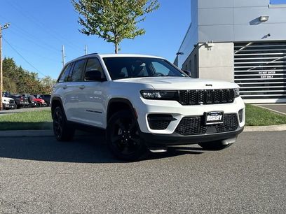 Used 2023 Jeep Grand Cherokee Altitude