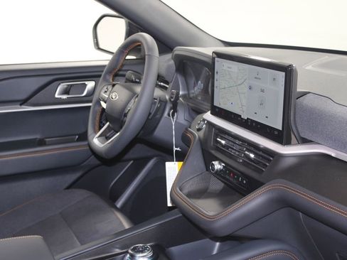 New 2026 Ford Explorer Tremor w/ Tremor Convenience Package image 31