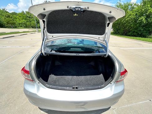 Used 2013 Toyota Corolla LE FWD image 10