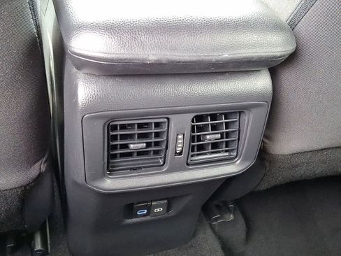 Used 2022 Toyota RAV4 XLE image 26