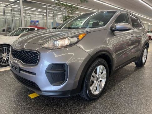 Used 2019 Kia Sportage LX FWD image 2