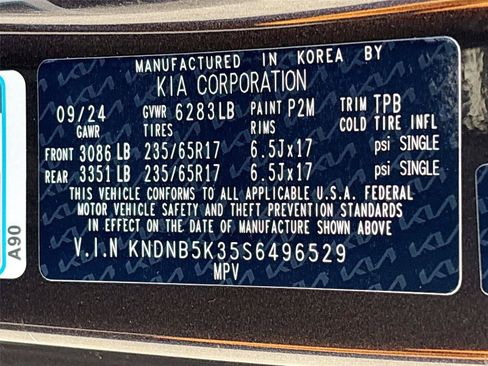 Used 2025 Kia Carnival FWD image 33